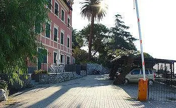 La Panoramica Hotel *